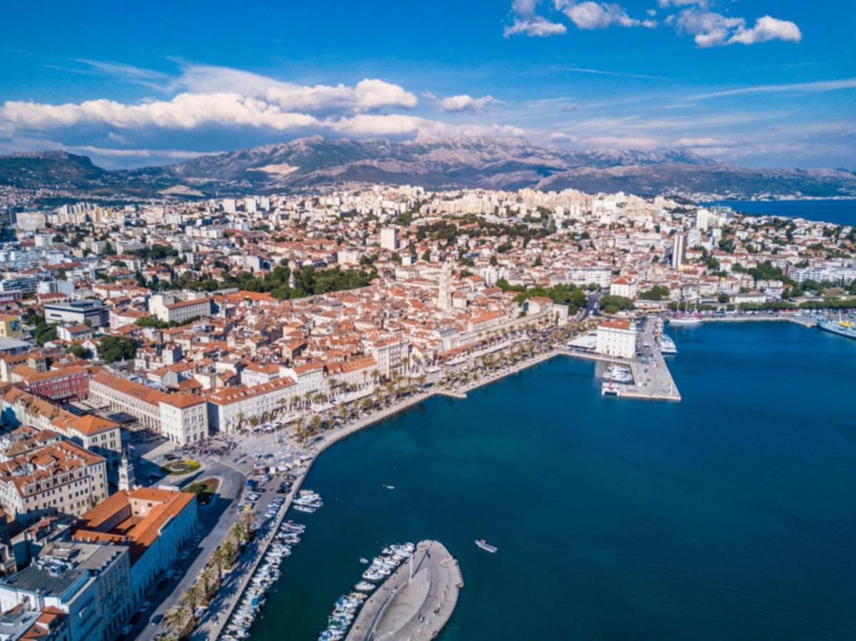 Adriatic Beach Suites Omiš Eksteriør billede